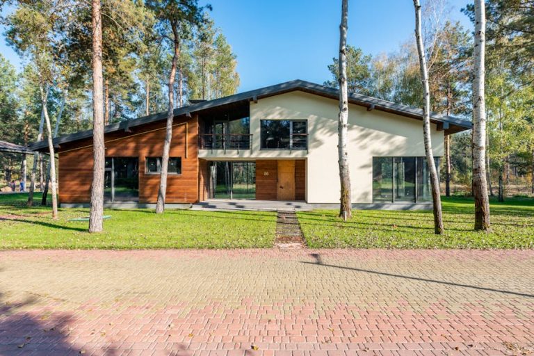 Строительство бани из клееного бруса под ключ в Екатеринбурге