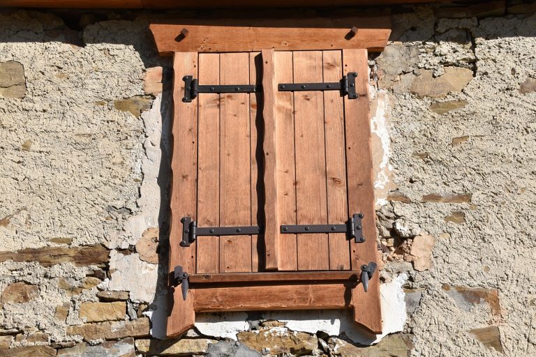 Производство и строительство домов из клееного бруса