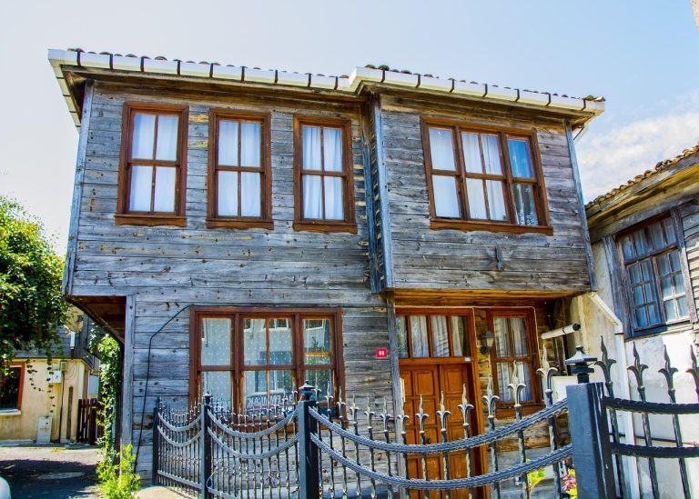 Строительство бань из клееного бруса под ключ в Екатеринбурге