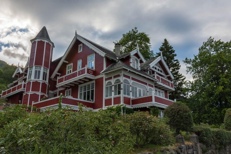 Строительство домов из клееного бруса в Екатеринбурге