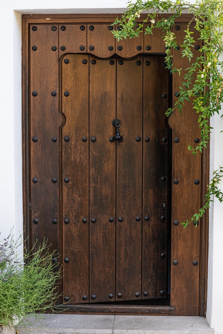 Преимущества и стоимость домов из клееного бруса в Екатеринбурге