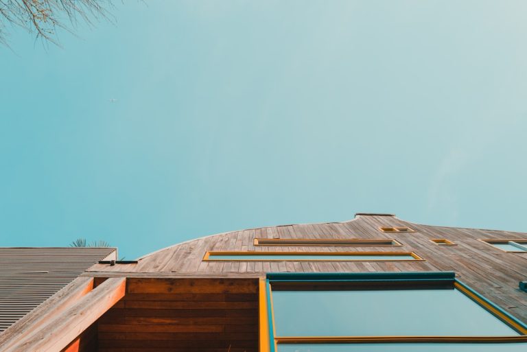 Строительство домов и бань из клееного бруса и оцилиндрованного бревна