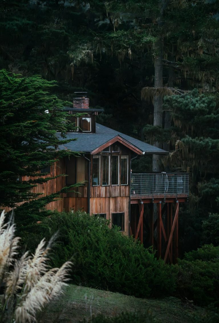 Строительство дачных домов из клееного бруса